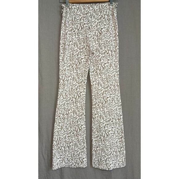 Elodie Flare Y2K Jacquard O-ring P Pants Pull On Euphoria Tan Print Size Small - Picture 2 of 10